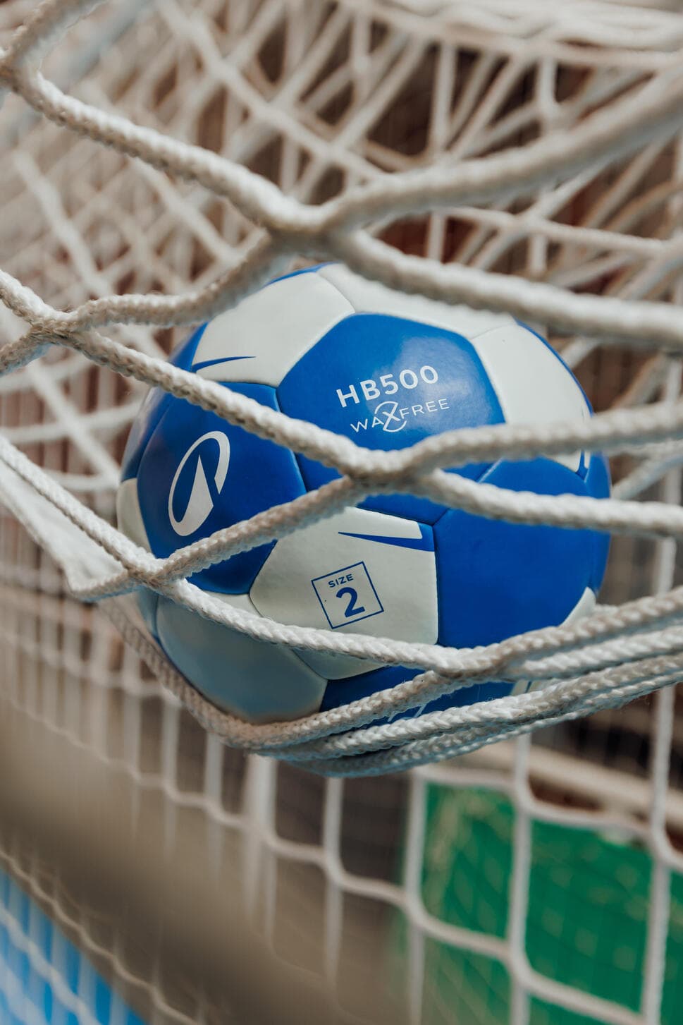 5: ballon_de_handball_taille_2_sans_résine_h500_waxfree_blue_grey_s2 - blue